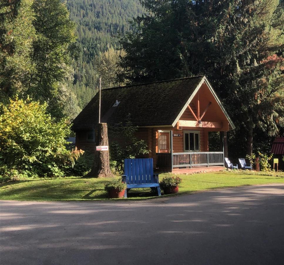 Revelstoke Rv & Cabin Resort Dış mekan fotoğraf